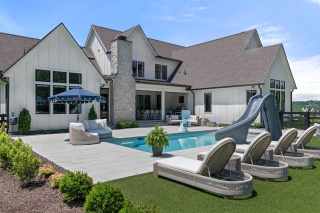 1936 Silver Fox Rd, Thompsons Station, TN 37179