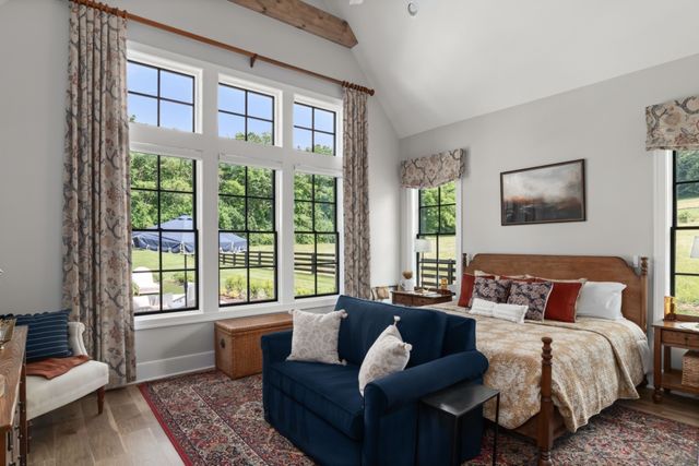 1936 Silver Fox Rd, Thompsons Station, TN 37179