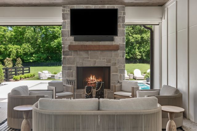 1936 Silver Fox Rd, Thompsons Station, TN 37179