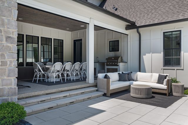 1936 Silver Fox Rd, Thompsons Station, TN 37179