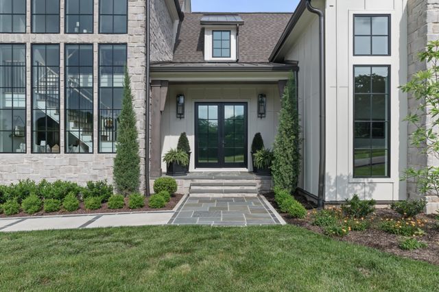 1936 Silver Fox Rd, Thompsons Station, TN 37179