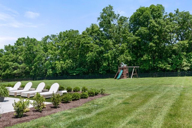 1936 Silver Fox Rd, Thompsons Station, TN 37179