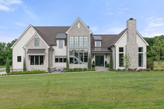 1936 Silver Fox Rd, Thompsons Station, TN 37179