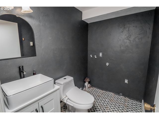 1704 MINDA Dr, Eugene, OR 97401