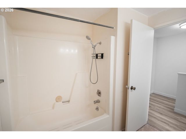 1704 MINDA Dr, Eugene, OR 97401