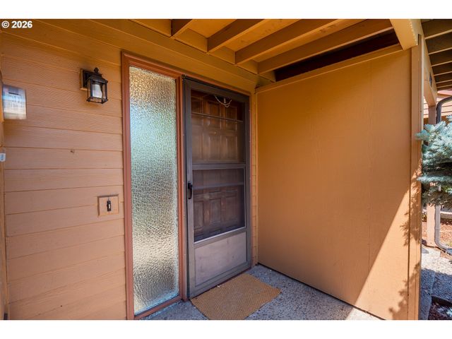 1704 MINDA Dr, Eugene, OR 97401