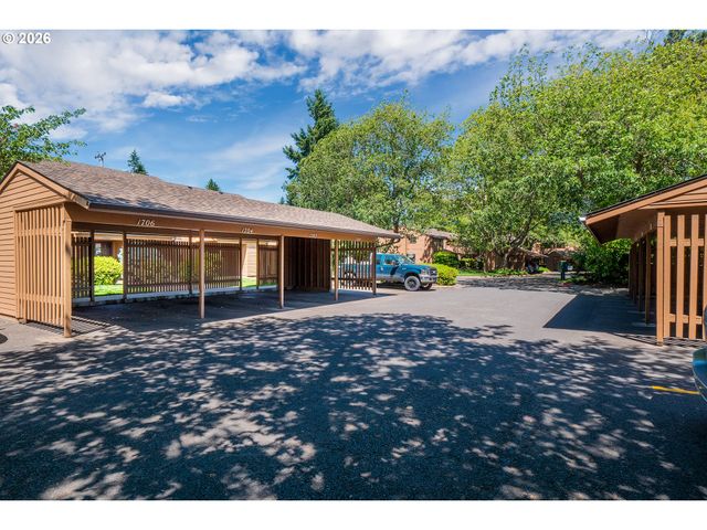 1704 MINDA Dr, Eugene, OR 97401