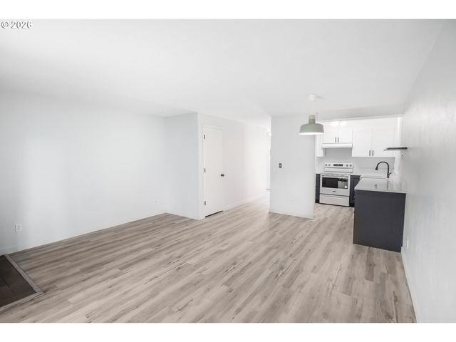 1704 MINDA Dr, Eugene, OR 97401