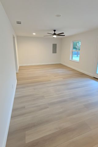 809 Wildgrove Drive, Garland, TX 75041