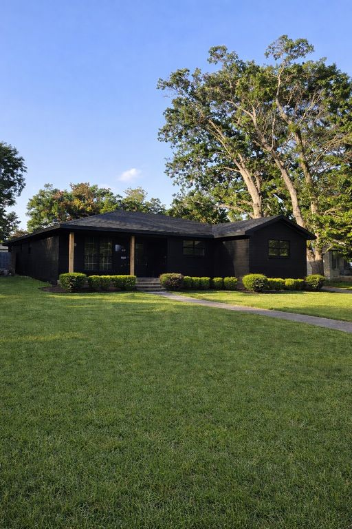 809 Wildgrove Drive, Garland, TX 75041