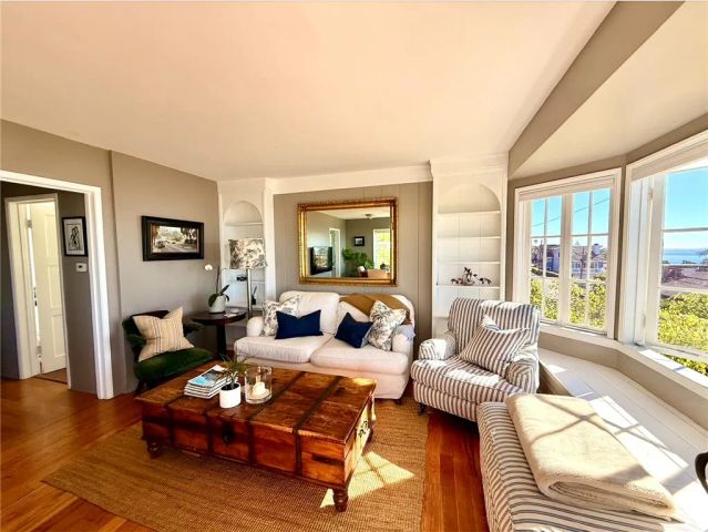 2344 Glenneyre Street, Laguna Beach, CA 92651