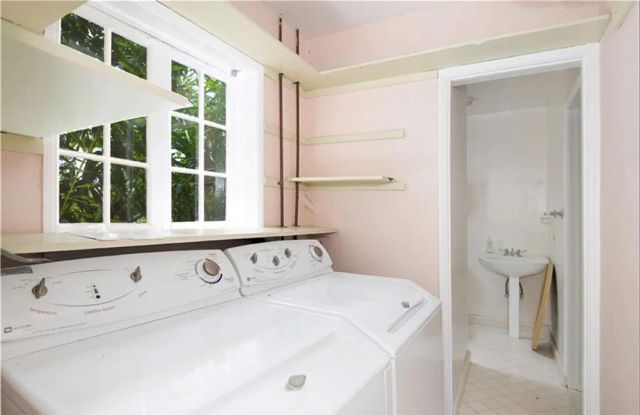 2344 Glenneyre Street, Laguna Beach, CA 92651