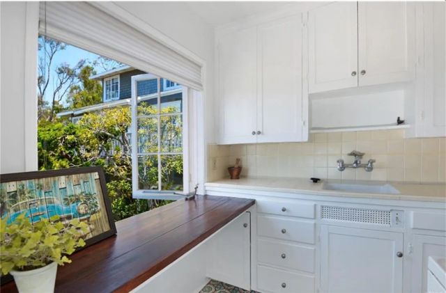 2344 Glenneyre Street, Laguna Beach, CA 92651