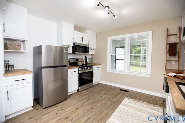 3153 Third St, Farmville, VA 23901