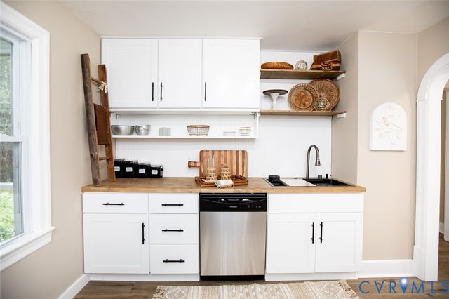 3153 Third St, Farmville, VA 23901