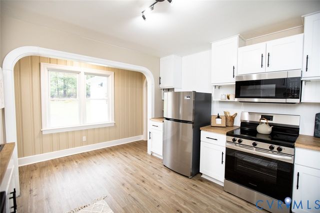 3153 Third St, Farmville, VA 23901