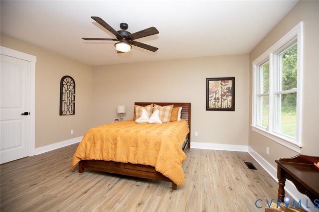 3153 Third St, Farmville, VA 23901