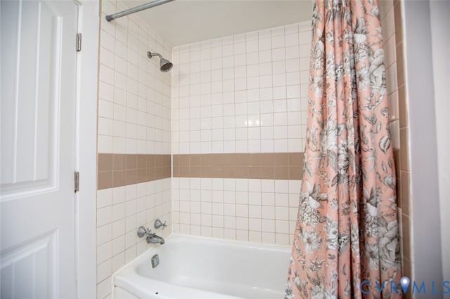 3153 Third St, Farmville, VA 23901