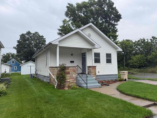 830 S Meade Street, South Bend, IN 46619