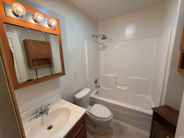 830 S Meade Street, South Bend, IN 46619