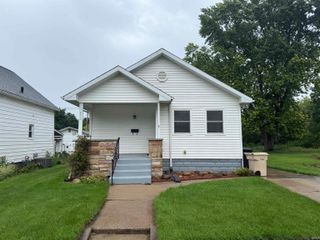 830 S Meade Street, South Bend, IN 46619