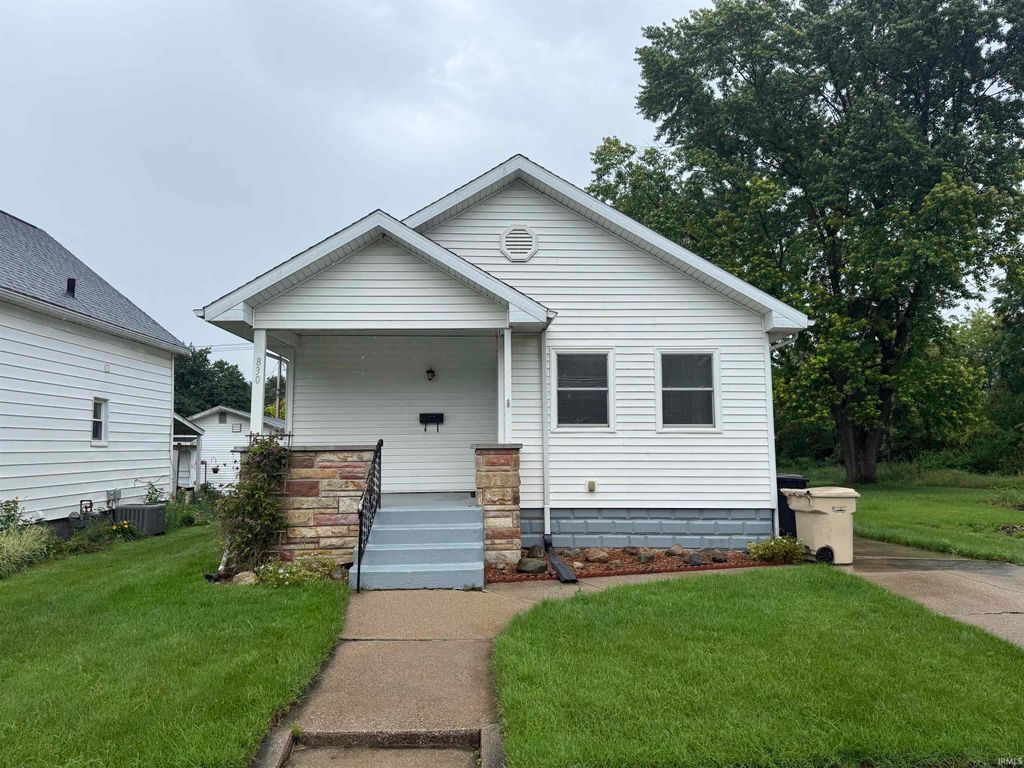830 S Meade Street, South Bend, IN 46619
