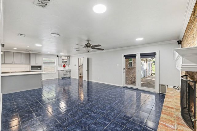 2408 Winewood Lane, Arlington, TX 76013