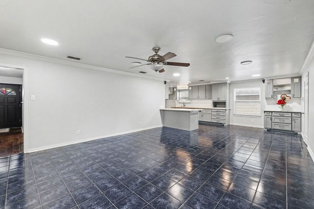 2408 Winewood Lane, Arlington, TX 76013