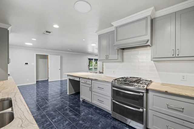 2408 Winewood Lane, Arlington, TX 76013