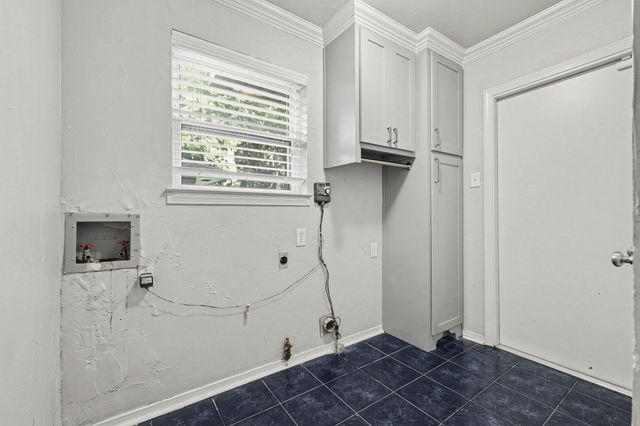 2408 Winewood Lane, Arlington, TX 76013