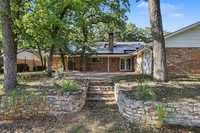 2408 Winewood Lane, Arlington, TX 76013