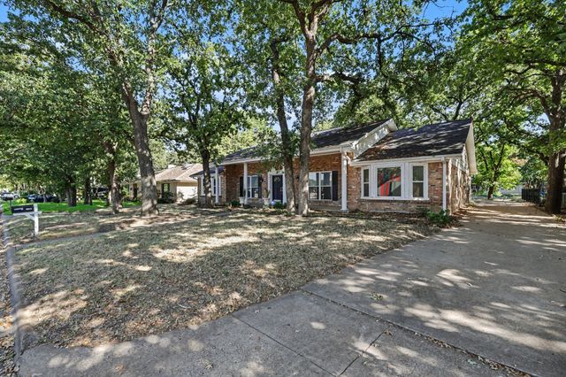 2408 Winewood Lane, Arlington, TX 76013