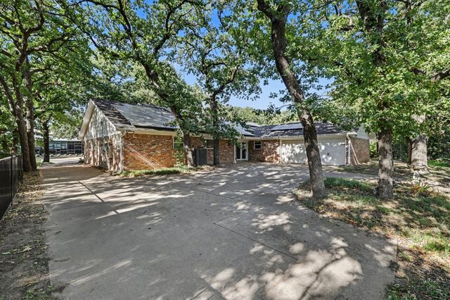 2408 Winewood Lane, Arlington, TX 76013