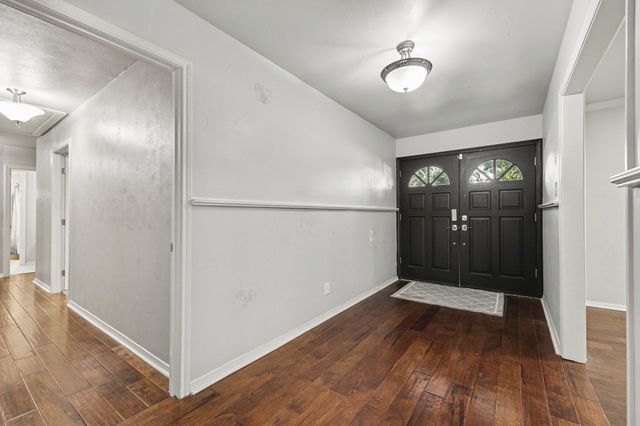 2408 Winewood Lane, Arlington, TX 76013