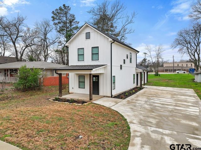 111 S College St, Lindale, TX 75771