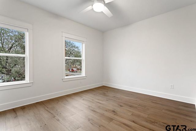 111 S College St, Lindale, TX 75771