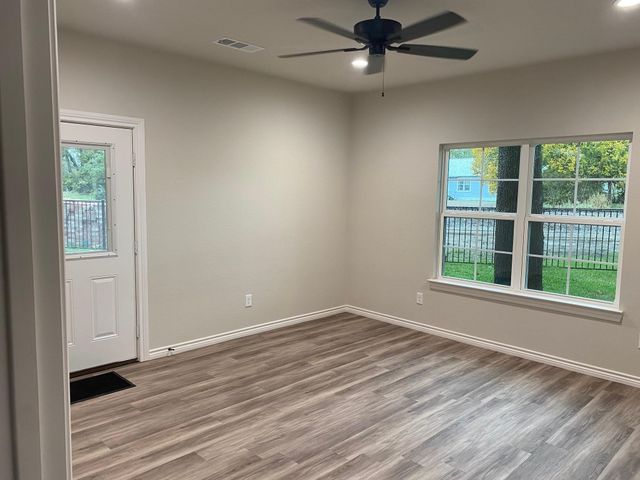 403 S 6th Street A, Midlothian, TX 76065