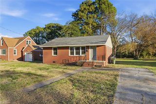 26 Westminister DR, Hampton, VA 23666