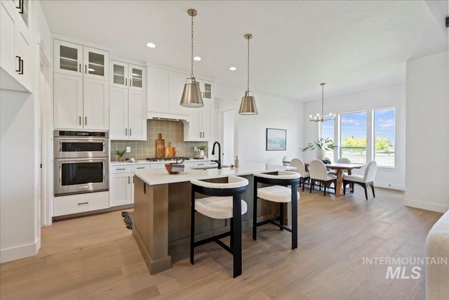 11126 S Corballis Ln, Kuna, ID 83634