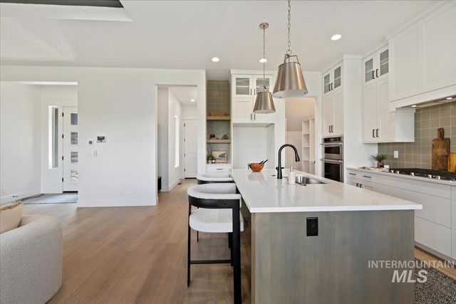 11126 S Corballis Ln, Kuna, ID 83634