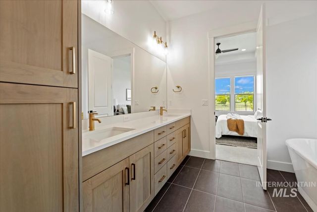 11126 S Corballis Ln, Kuna, ID 83634