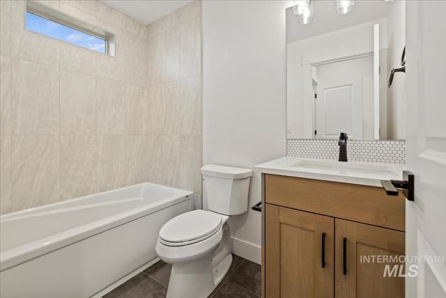 11126 S Corballis Ln, Kuna, ID 83634