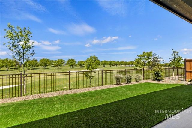 11126 S Corballis Ln, Kuna, ID 83634