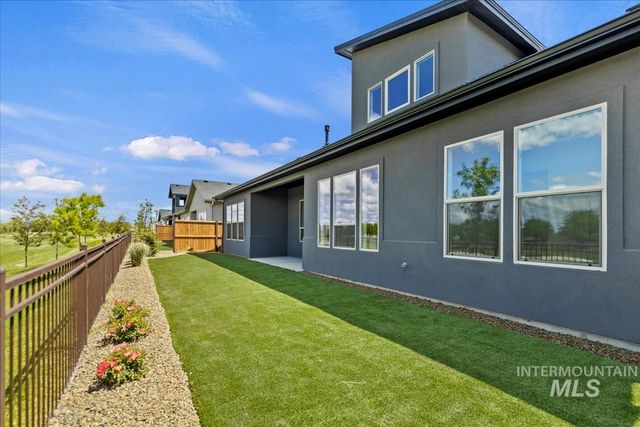 11126 S Corballis Ln, Kuna, ID 83634