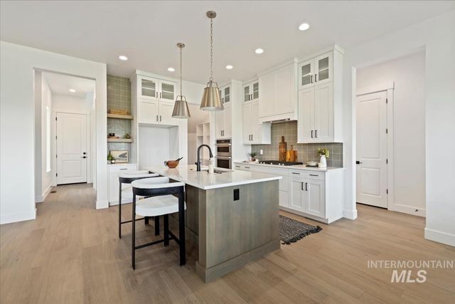 11126 S Corballis Ln, Kuna, ID 83634