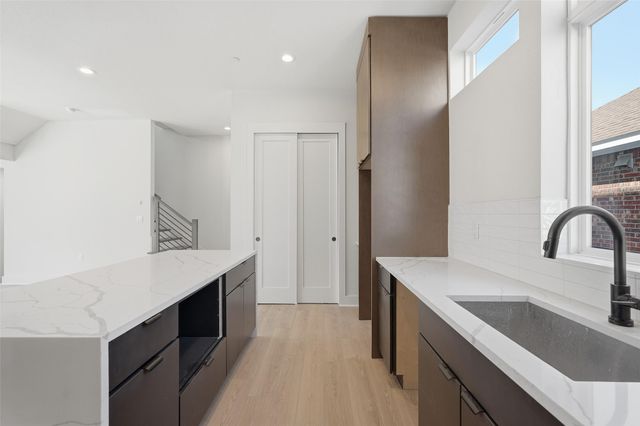 2202 N Carroll Avenue, Dallas, TX 75204