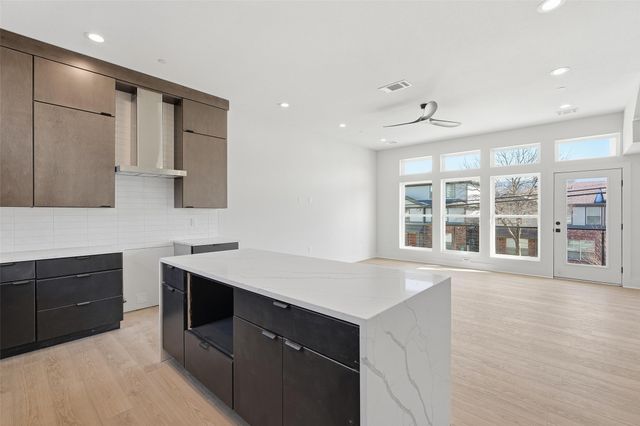 2202 N Carroll Avenue, Dallas, TX 75204