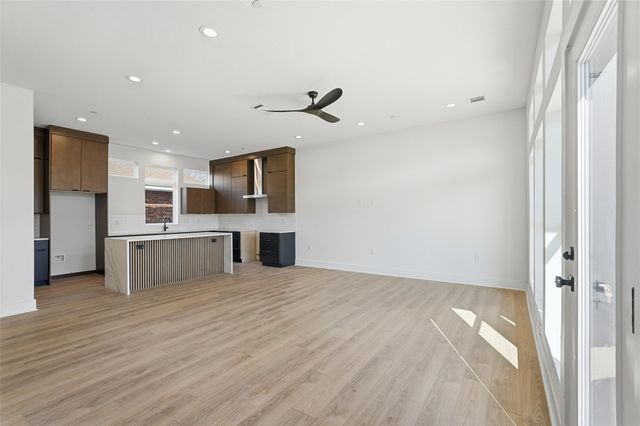 2202 N Carroll Avenue, Dallas, TX 75204