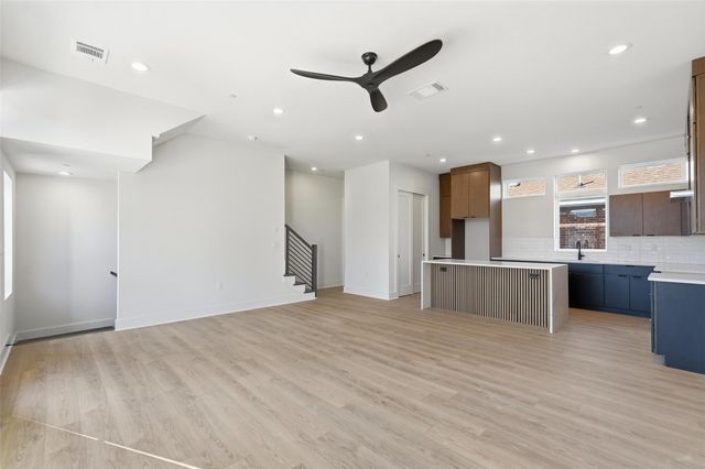 2202 N Carroll Avenue, Dallas, TX 75204