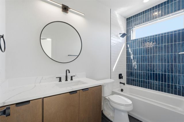 2202 N Carroll Avenue, Dallas, TX 75204